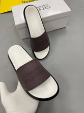Load image into Gallery viewer, Slipper