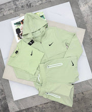 Load image into Gallery viewer, T-shirt
