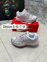 Load image into Gallery viewer, Shoes