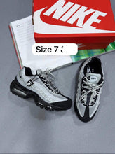 Load image into Gallery viewer, Shoes