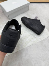 Load image into Gallery viewer, Shoes