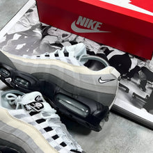 Load image into Gallery viewer, Shoes