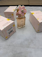 Load image into Gallery viewer, Perfume