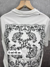 Load image into Gallery viewer, T-shirt