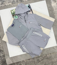 Load image into Gallery viewer, Tshirt
