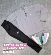Load image into Gallery viewer, Tracksuit women