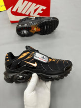 Load image into Gallery viewer, Shoes