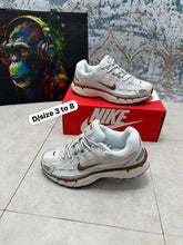 Load image into Gallery viewer, Shoes