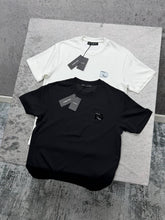 Load image into Gallery viewer, Tshirt