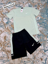 Load image into Gallery viewer, Tshirt