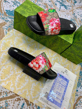 Load image into Gallery viewer, Slipper