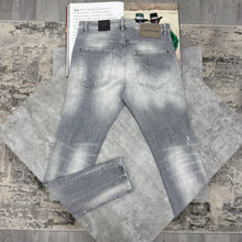 Load image into Gallery viewer, Jeans