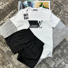 Load image into Gallery viewer, Tshirt