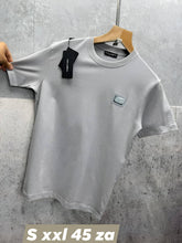 Load image into Gallery viewer, T-shirt