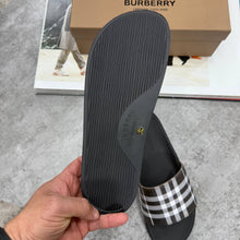 Load image into Gallery viewer, Slipper