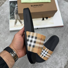 Load image into Gallery viewer, Slipper