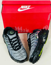 Load image into Gallery viewer, Shoes men