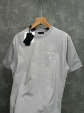 Load image into Gallery viewer, T-shirt