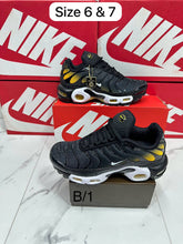 Load image into Gallery viewer, Shoes