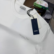 Load image into Gallery viewer, T-shirt