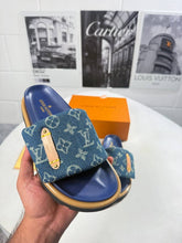 Load image into Gallery viewer, Slipper