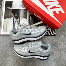 Load image into Gallery viewer, Shoes