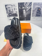 Load image into Gallery viewer, Slipper