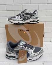 Load image into Gallery viewer, Shoes