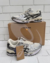 Load image into Gallery viewer, Shoes