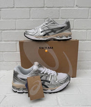 Load image into Gallery viewer, Shoes