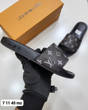 Load image into Gallery viewer, Slipper