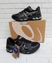 Load image into Gallery viewer, Shoes
