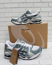 Load image into Gallery viewer, Shoes