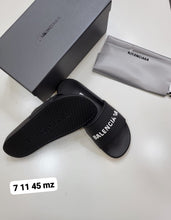 Load image into Gallery viewer, Slipper