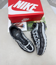Load image into Gallery viewer, Shoes
