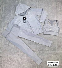 Load image into Gallery viewer, Tracksuit women