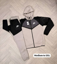 Load image into Gallery viewer, Tracksuit men