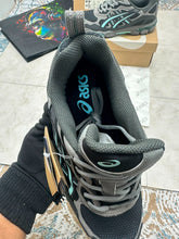Load image into Gallery viewer, Shoes
