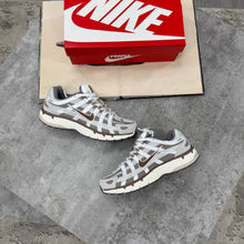 Load image into Gallery viewer, Shoes