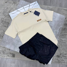 Load image into Gallery viewer, Tshirt