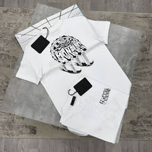 Load image into Gallery viewer, T-shirt