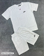 Load image into Gallery viewer, Tshirt