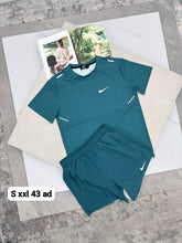 Load image into Gallery viewer, T-shirt