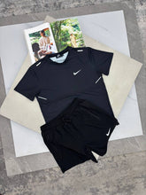 Load image into Gallery viewer, T-shirt