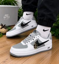 Load image into Gallery viewer, Shoes