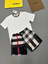 Load image into Gallery viewer, T-shirt