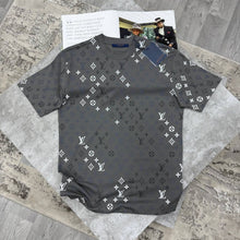 Load image into Gallery viewer, T-shirt