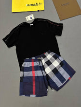 Load image into Gallery viewer, T-shirt