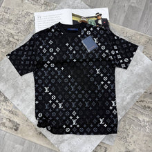 Load image into Gallery viewer, T-shirt