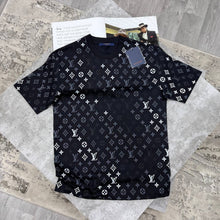 Load image into Gallery viewer, T-shirt